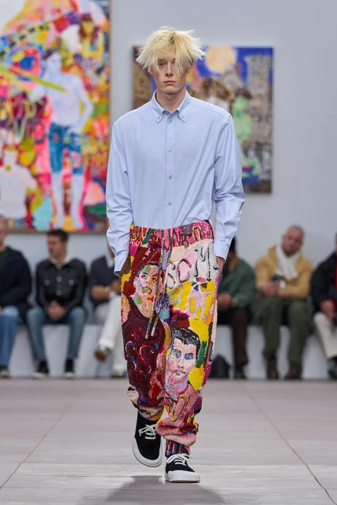 巴黎时装周｜LOEWE2024秋冬系列人为拼贴的“真实”(图4)