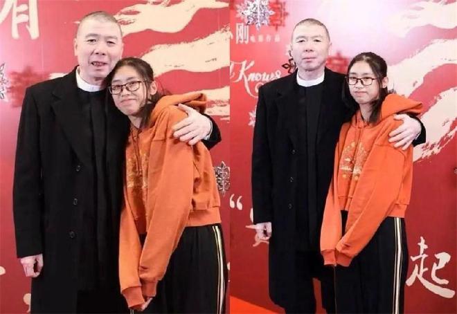 冯小刚养女和普通女孩没两样穿卫衣配运动裤走红毯也这么质朴(图5)