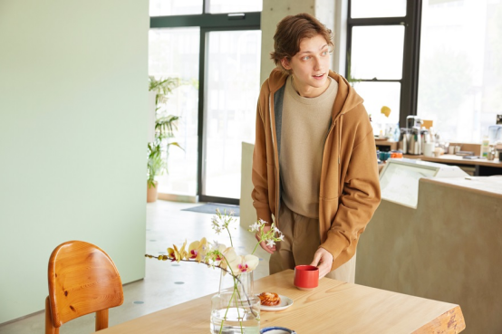 穿出初秋雅致摩登优衣库发布2024秋冬新品(图4)