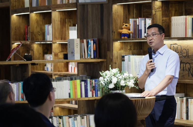 2024年中小学校服质量提升与美育交流会在上海召开(图2)