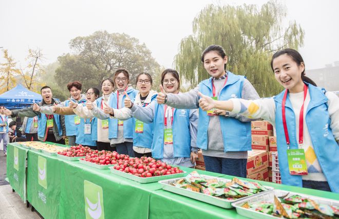 服装奖牌亮相~2024嘉兴马拉松期待值拉满！(图8)
