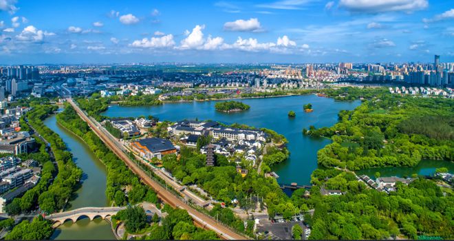 服装奖牌亮相~2024嘉兴马拉松期待值拉满！(图4)