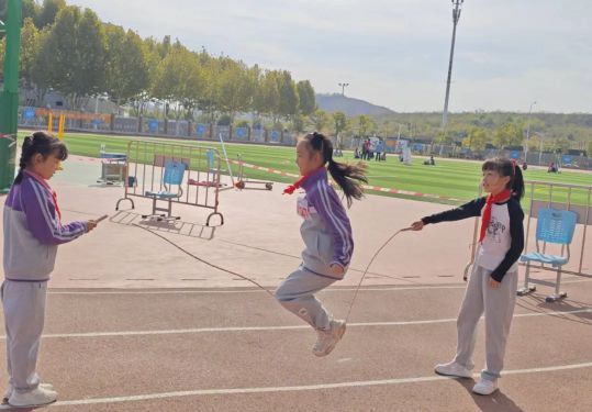 武汉新城中心小学2024年秋季体质达标运动会(图4)
