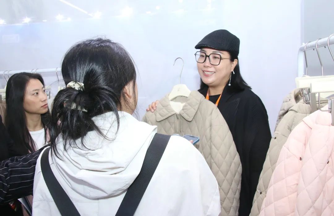 2024赣州服博会可外穿家居服品牌伊姿娇娜满足女性24小时多元生活场景需求(图4)