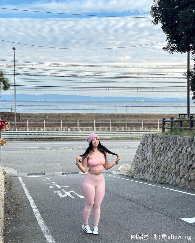 健身装日常穿搭绝了!完美身姿就是这么酷。(图4)