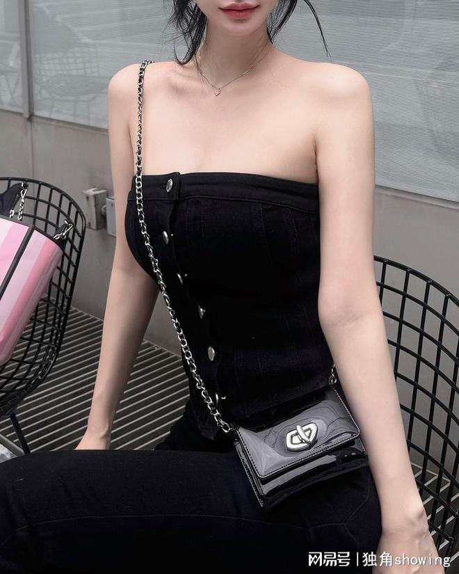 秋季休闲运动穿搭指南轻松塑造完美身姿(图2)