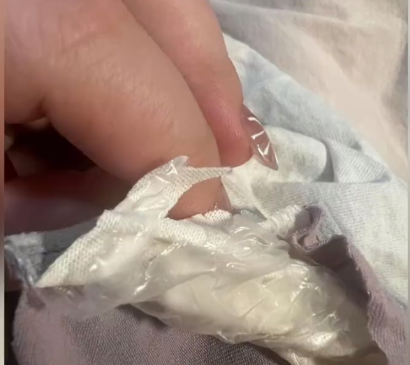 女性生理期内裤被曝有一层塑料膜！线万余件品牌方最新回应：可放心使用(图3)