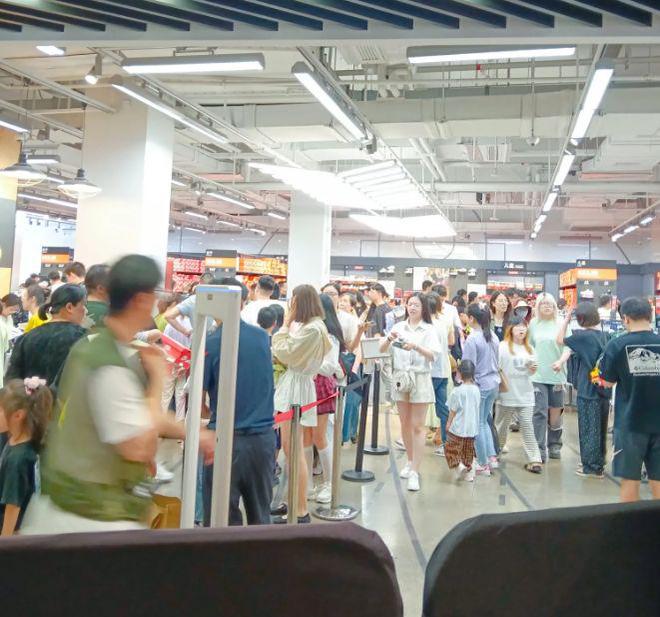 年轻人消费观进入“第三阶段”(图1)