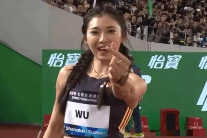 人红是非多！吴艳妮刚夺冠恶心一幕上演运动短裤戳穿小圈恶俗(图10)