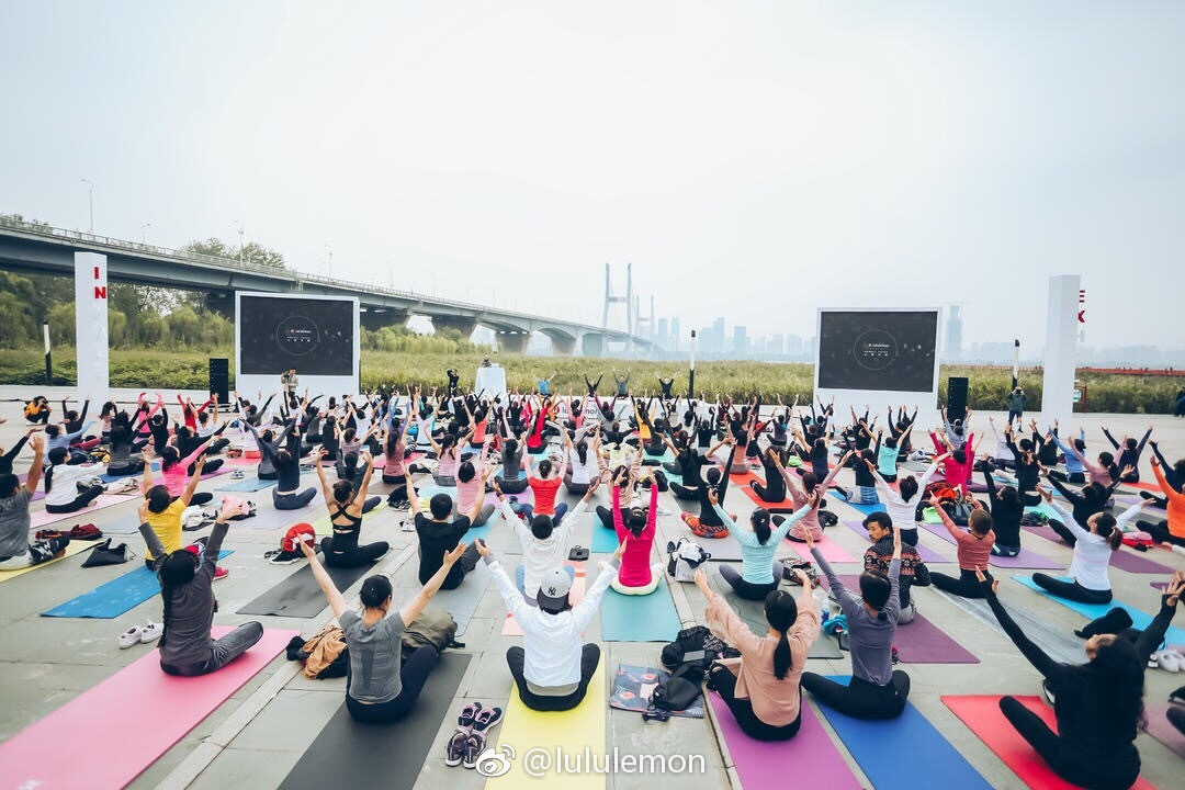 跌跌不休的lululemon能否靠男人拯救？(图2)