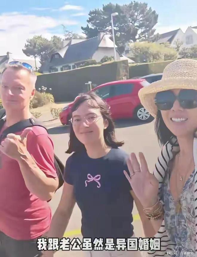 苏芒住丈夫的法国大别墅给丈夫家15口人做饭跟普通主妇没差别(图2)