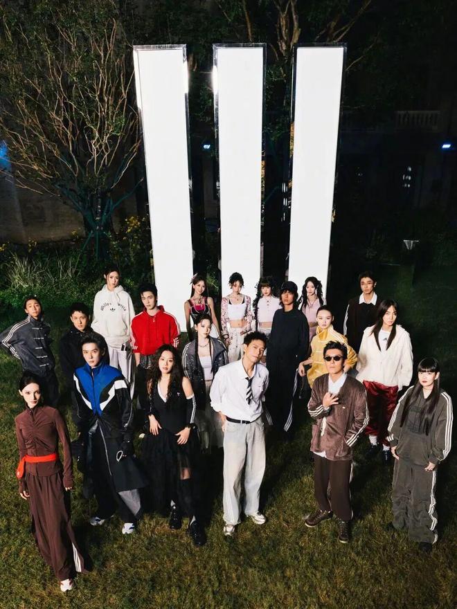 阿迪达斯秀出“三重力量”(图1)