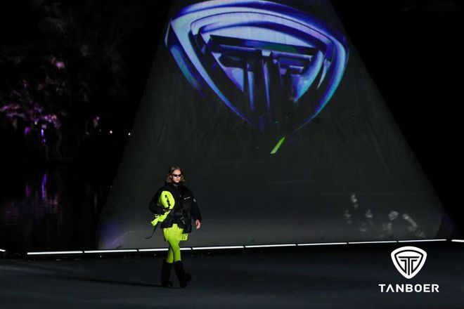 波司登有对手了！山东小厂逆袭成户外黑马13亿卖爆中产衣柜(图5)