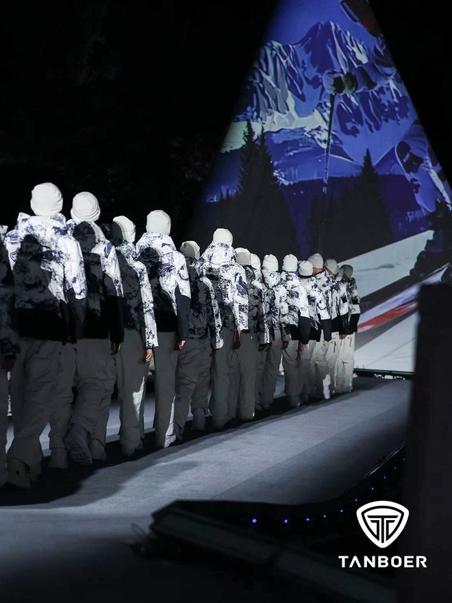 波司登有对手了！山东小厂逆袭成户外黑马13亿卖爆中产衣柜(图3)