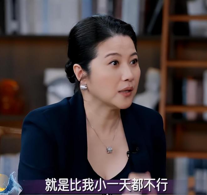 颜丙燕小20岁男友正脸曝光185cm身高像男模打耳钉一直牵着她(图21)