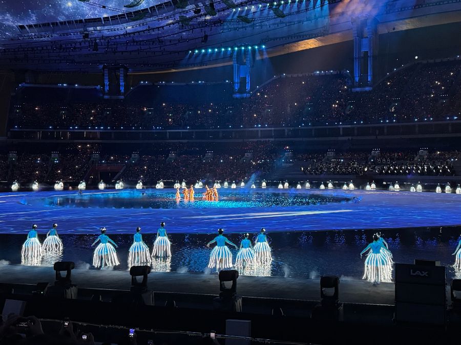 21专访丨阳东霖：四千套十五运开幕式服装流动的岭南文化史(图6)