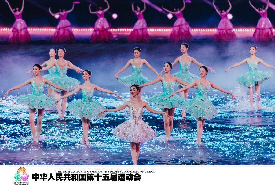 21专访丨阳东霖：四千套十五运开幕式服装流动的岭南文化史(图4)