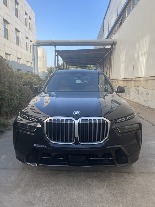2024款宝马X730TM运动行政包清仓处理落地优惠8万(图1)