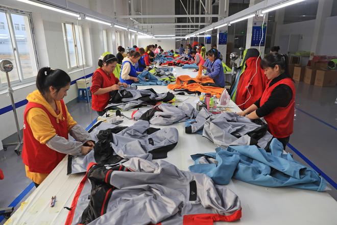 美媒：“健康热”激发中国人“户外风”穿搭潮(图1)