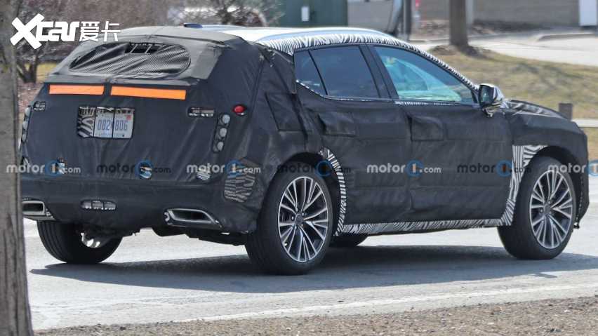 凯迪拉克XT3路试谍照曝光外观小巧运动(图6)