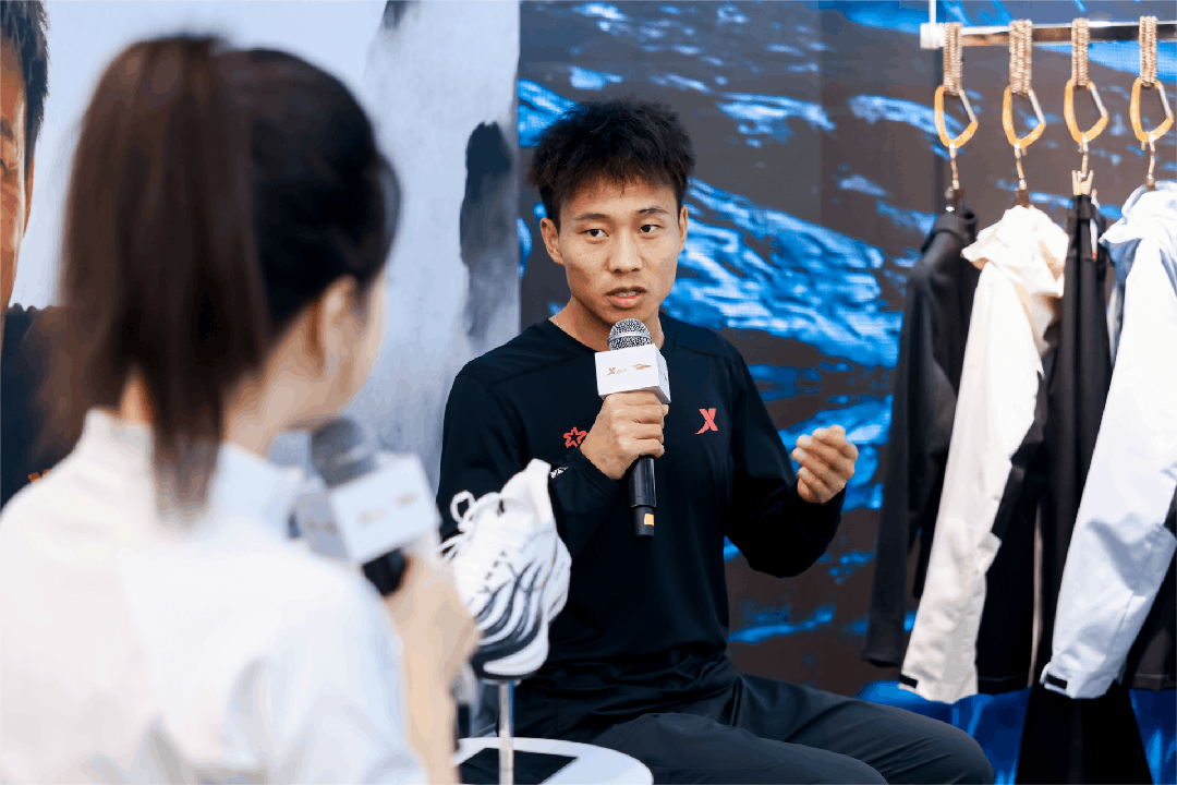 加码高端特步在上海亮出「金标店」(图1)