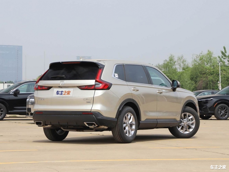 探店实拍2024款本田CR-V!外观运动大方、配置提升确定不考虑?(图1)