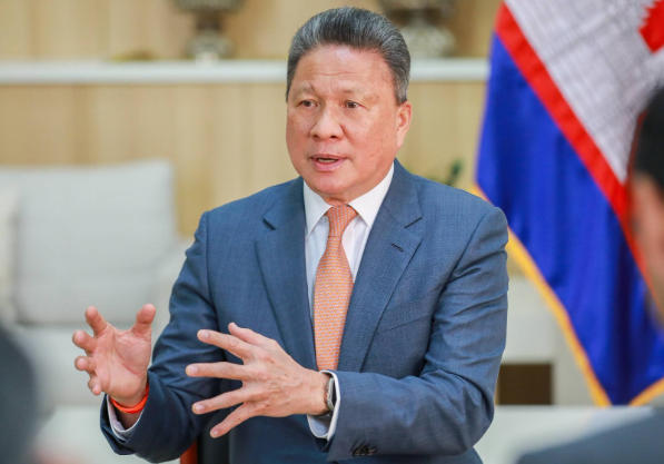 柬埔寨副首相放话:特朗普让我们惊醒不能只依靠中国(图1)