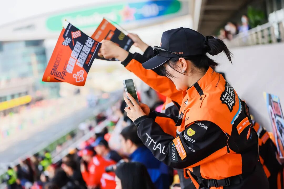 黄牛票炒至8万、F1狂赚30亿美元：“赛车经济”背后的金钱帝国？(图4)